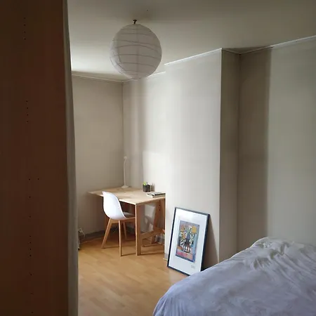 2 Pieces Avec Grande Chambre